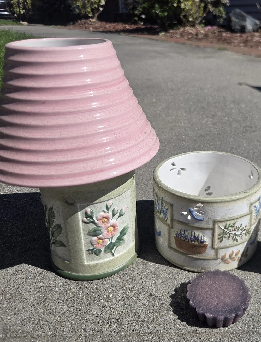 Yankee Candle Ceramic Candle Holder Floral Motif DAMGED SMALL CHIPS ON BOTH